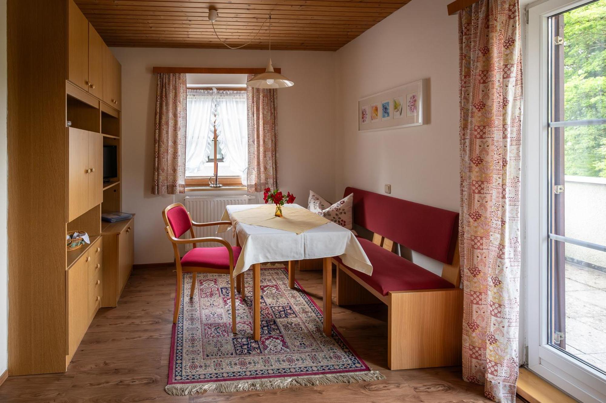 Apartment Scheibling *